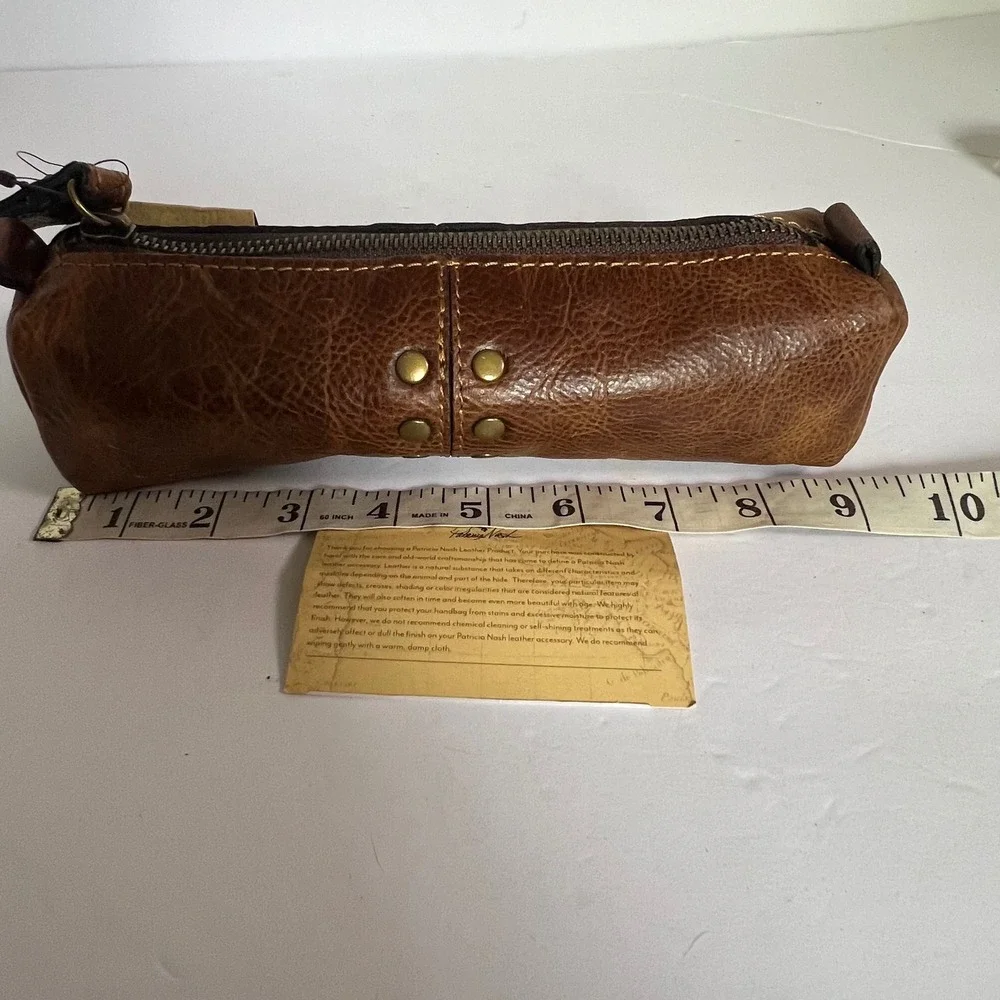 Patricia Nash Isla Cosmetic Case Womens Cognac Distressed Vintage Leather Pouch